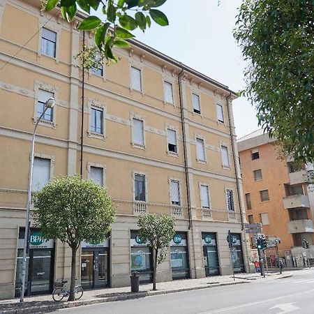 Casa Vacanze Sma93 Lägenhet Monza Exteriör bild